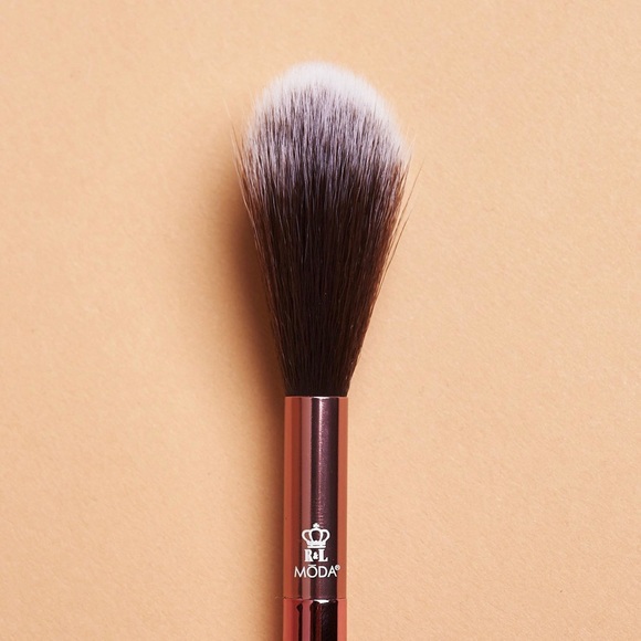 Moda Studio Powder + Soft Glow 2-Piece Brush Set - Picture 5 of 7